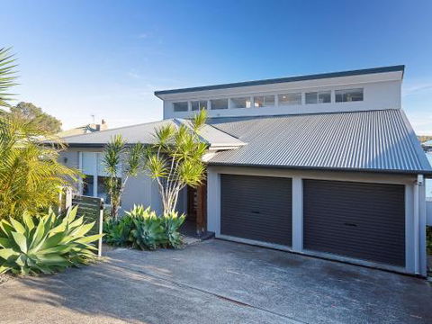 Absolute Waterfront Lakehouse Fishing Point Waterfront Pool Jetty - Darwin Holiday 3