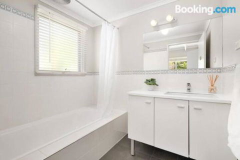 Willowdene With Pool Spa Tennis Court & Fireplace - Darwin Holiday 2