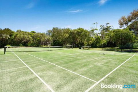 Willowdene With Pool Spa Tennis Court & Fireplace - Darwin Holiday 0