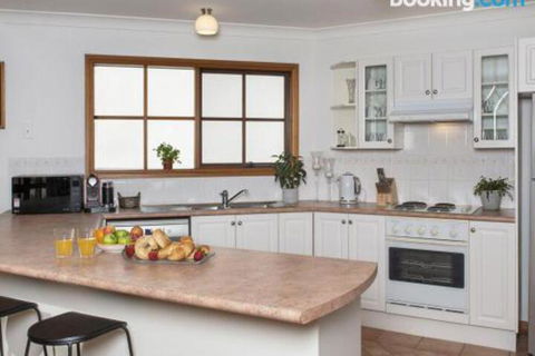 Cloud 9 Cottage Waves Walks & Welcoming - Darwin Holiday 1