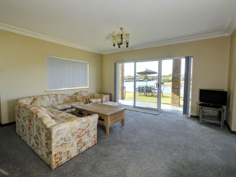 27 Friendship Key - Darwin Holiday 3