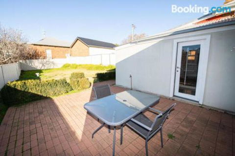 William Cottage Central Heritage Home - Darwin Holiday 4