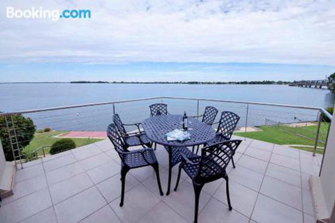 Brookwater Waterfront On Lake Mulwala - Darwin Holiday 2