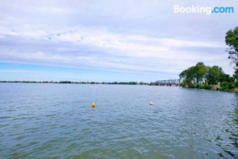 Brookwater Waterfront On Lake Mulwala - Darwin Holiday 4