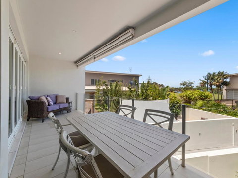 Beachfront By The CC Family Friendly Plunge Pool Steps To The Beach - Darwin Holiday 4