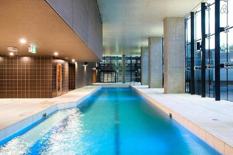 A Stylish & Comfy CBD Studio Near Southern Cross - Darwin Holiday 6