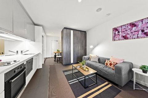 A Stylish & Comfy CBD Studio Near Southern Cross - Darwin Holiday 5