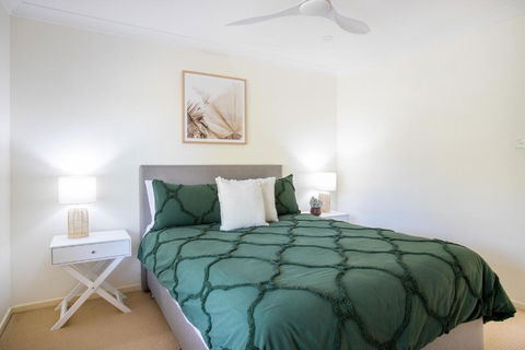 Surfers Beach House - Darwin Holiday 2