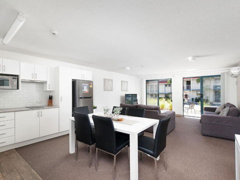 Breezy Dayz At Nelson Bay - Darwin Holiday 1