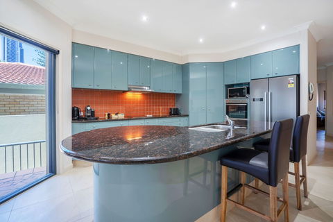 Luxury Waterfront With Outdoor Spa - Darwin Holiday 5