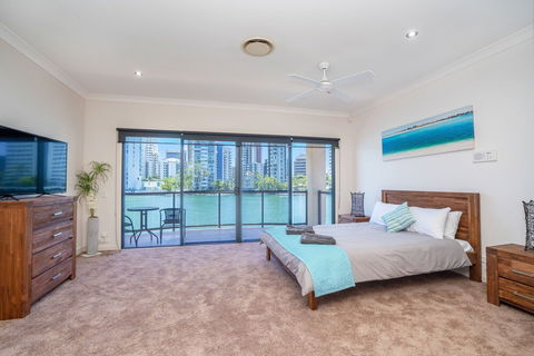 Luxury Waterfront With Outdoor Spa - Darwin Holiday 3