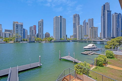 Luxury Waterfront With Outdoor Spa - Darwin Holiday 0