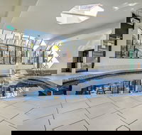 Terrific Location Large 2BR 2 Bath Apt - Darwin Holiday