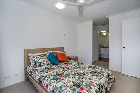 Terrific Location Large 2BR 2 Bath Apt - Darwin Holiday 3