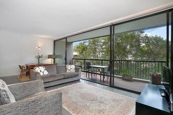 Surry Hills 1 Bedroom Apartment ADEL1 - Darwin Holiday 4