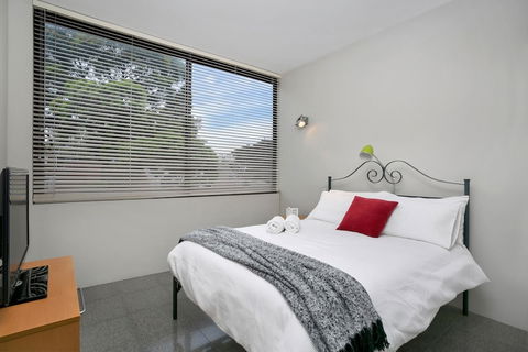 Surry Hills 1 Bedroom Apartment ADEL1 - Darwin Holiday 0