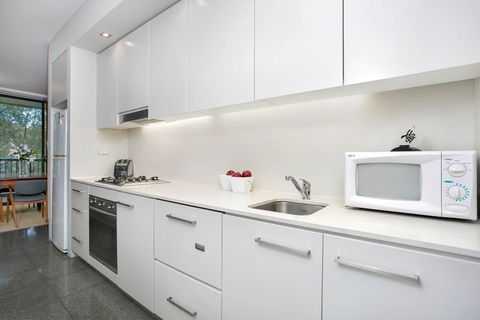 Surry Hills 1 Bedroom Apartment ADEL1 - Darwin Holiday 6