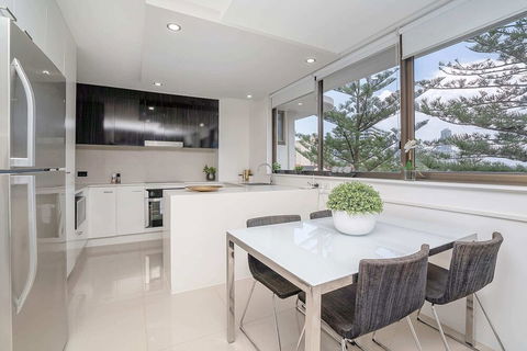 Grand Bright Modern Home - Darwin Holiday 6