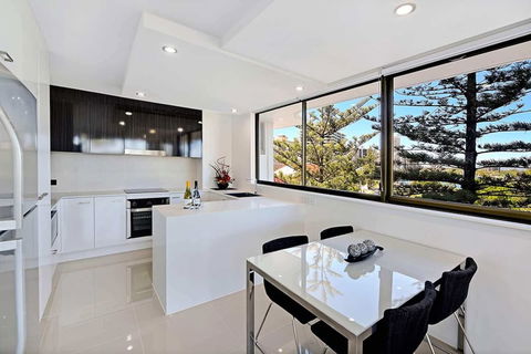 Grand Bright Modern Home - Darwin Holiday 4