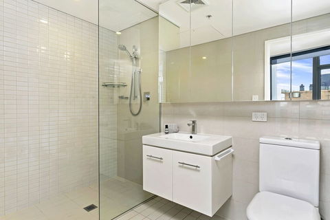 Vibrant Inner City Apartment SHIL2 - Darwin Holiday 0