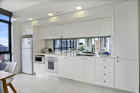 Vibrant Inner City Apartment SHIL2 - Darwin Holiday 6