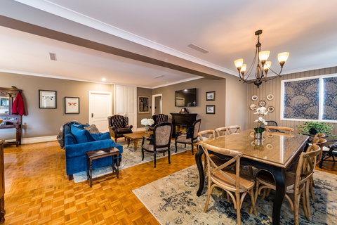 Hedge House- Luxury Space Style Location - Darwin Holiday 3