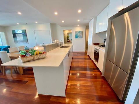 Absolute Beachfront Cabarita Beach Ocean Views 3 Bed Apartment - Darwin Holiday 2