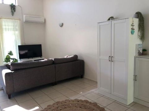 Baden 86 Rainbow Shores Walk To Beach Top Floor Air Conditioned Unit - Darwin Holiday 6