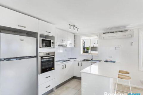 Dolphin WatchatNelson Bay - Darwin Holiday 1