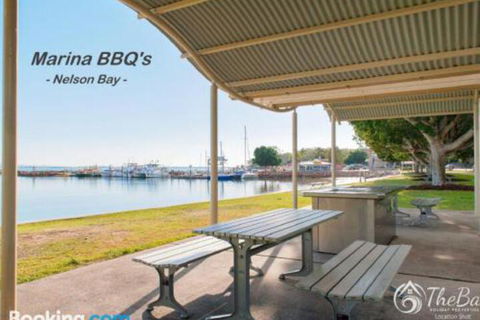 Dolphin WatchatNelson Bay - Darwin Holiday 5