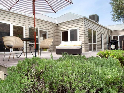 Stunning Seaside Escape - Darwin Holiday 6