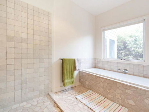 Stunning Seaside Escape - Darwin Holiday 4