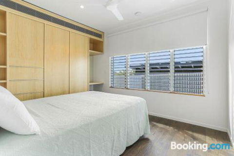 Ultimate Beachfront Living Sunshine Beach - Darwin Holiday 0