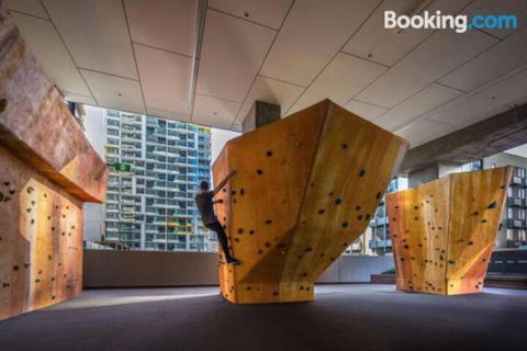 An Exquisite 2BR Apt With Stunning City Views - Darwin Holiday 6