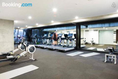 An Exquisite 2BR Apt With Stunning City Views - Darwin Holiday 1