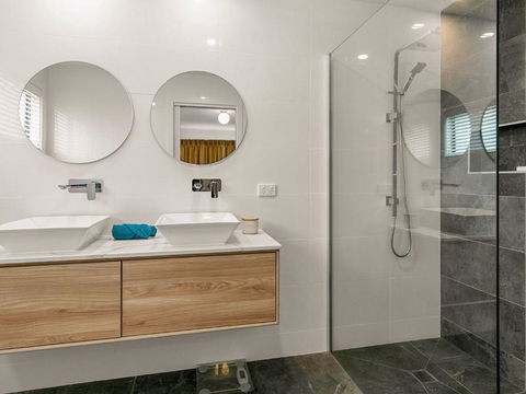 Waikiki Views - Darwin Holiday 2