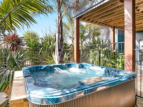 The Islander - Darwin Holiday 1