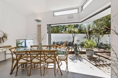 Ultimate Light & Space Noosa Heads - Darwin Holiday 2