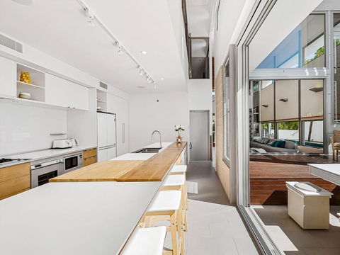 Ultimate Light & Space Noosa Heads - Darwin Holiday 6