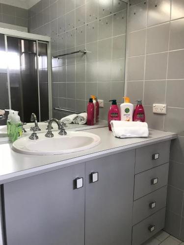 Townsville Wistaria Spacious Home - Darwin Holiday 2