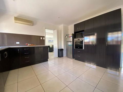 Townsville Wistaria Spacious Home - Darwin Holiday 1