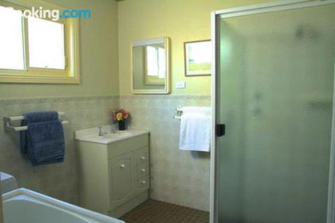 Schoolhouse Cottage American River - Darwin Holiday 5