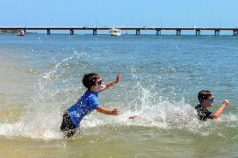 Family Getaway Close To Beach & Restaurants - Darwin Holiday 1