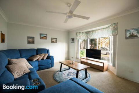 Family Getaway Close To Beach & Restaurants - Darwin Holiday 0