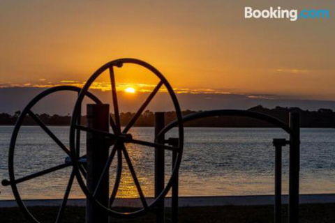 Family Getaway Close To Beach & Restaurants - Darwin Holiday 3