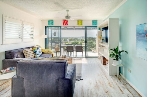 Coolum Beach 3 Level Townhouse Private Rooftop Terrace Spa Overlooking Mount Coolum - Darwin Holiday 2