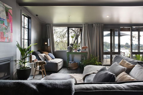 The Hideout - Darwin Holiday 6