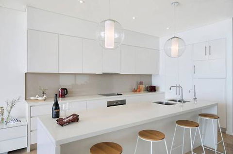 Oceanfront Penthouse Stylish & Luxurious. - Darwin Holiday 1