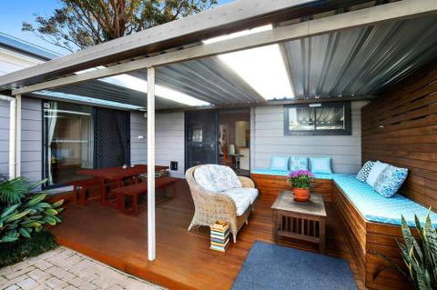 Comfortable Queen Sized Room Near Tuggerah Lake - Darwin Holiday 5