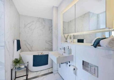 Stylish Penthouse With Views & Jacuzzi - Darwin Holiday 3